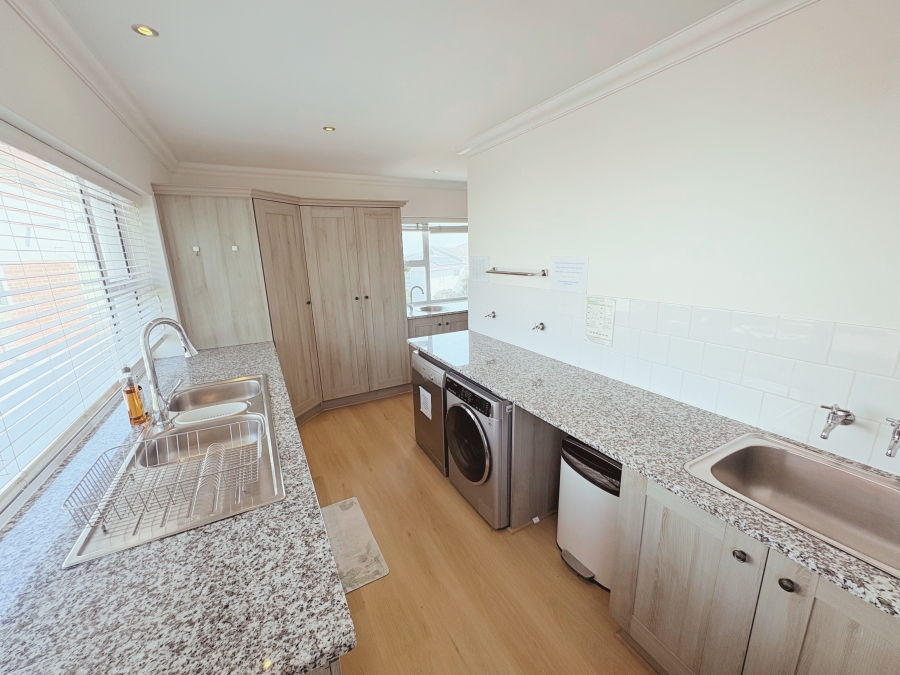 4 Bedroom Property for Sale in Yzerfontein Western Cape